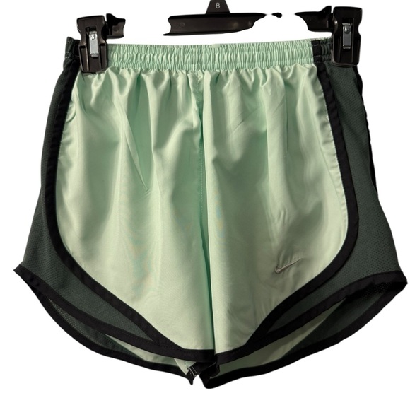 Nike Women's Light Seafoam green Athletic Shorts Size XS - Picture 1 of 9